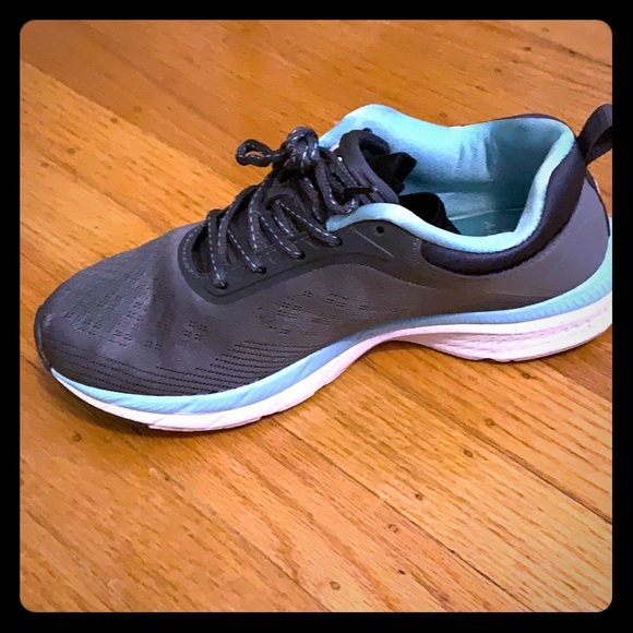 fila running shoes grey